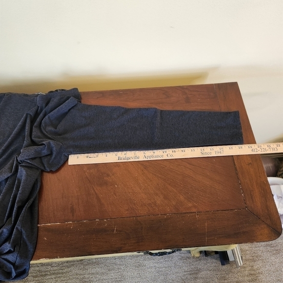 NWOT We Wander Active Long-Sleeve Top Gray Size Large - Picture 9 of 10